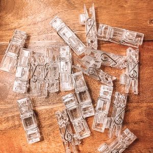25 PACK OF CLEAR CLOTHES PINS